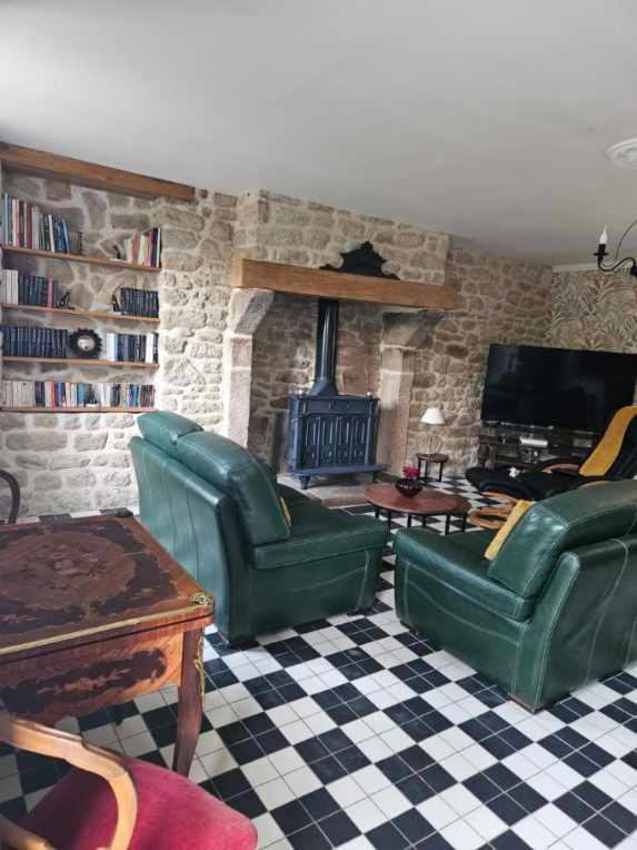 Les 13 Lavoirs D'Antan - Chambre Globe-Trotteur Saint-Pierre-Église Buitenkant foto